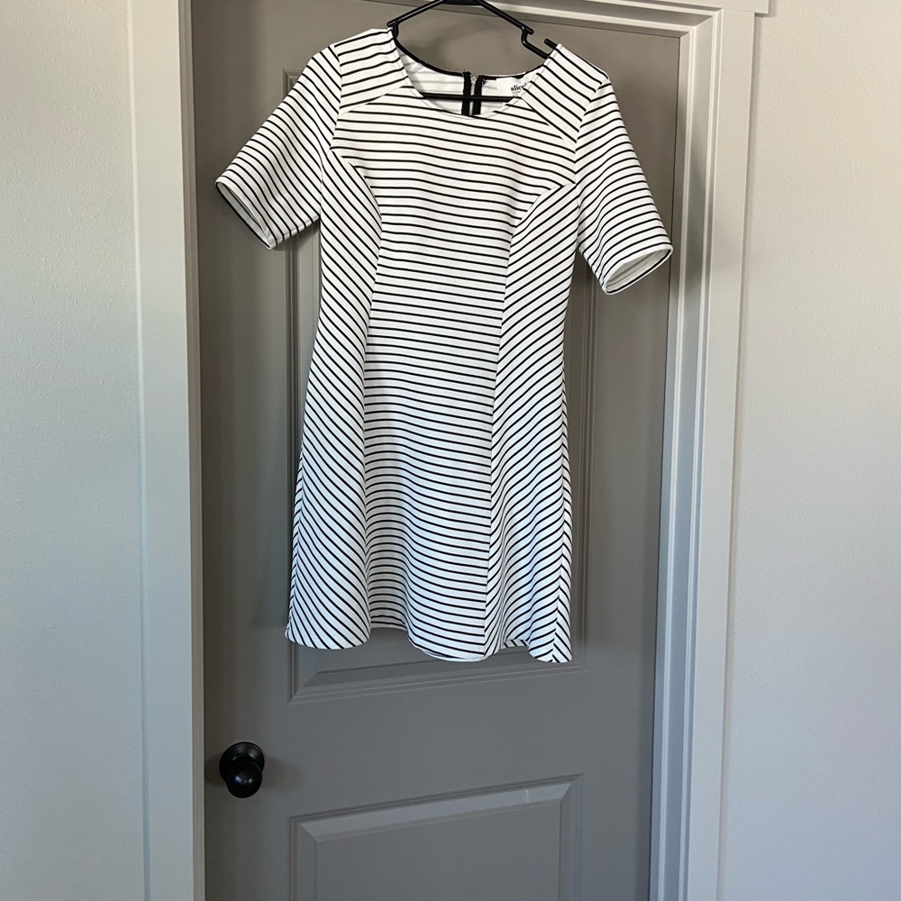 Women’s dress